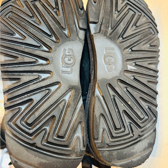 UGG Kids Boots with Black Bows size 2 - Picture 10 of 10